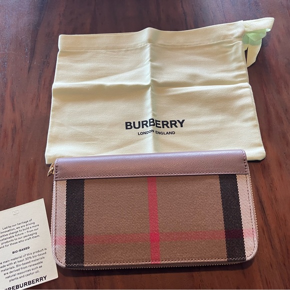 Burberry Checkered Beige and Pink Wallet NEW - Picture 2 of 4